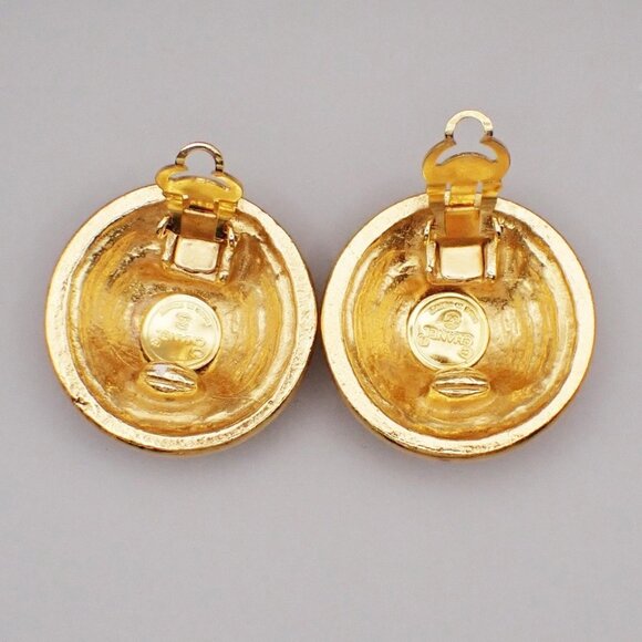 CHANEL CC Logo Round Button Earrings Clip-On Gold France - Picture 6 of 10